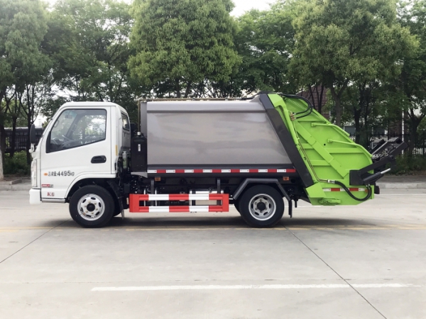 HDW5042ZYSKM6型压缩式垃圾车（凯马）4m³