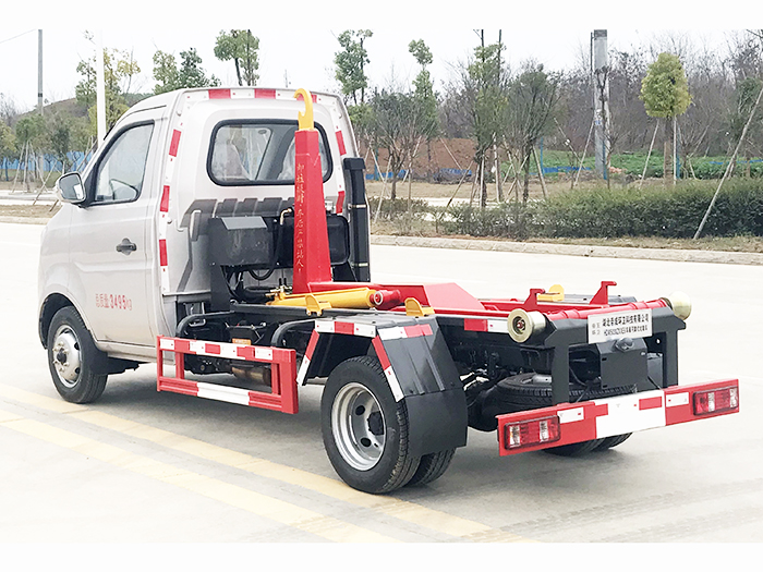 HDW5032ZXXS6车厢可卸式垃圾车（重庆长安-后双轮型）
