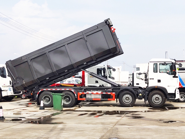 HDW5312ZXXZ6型车厢可卸式垃圾车（重汽HOWO）26T