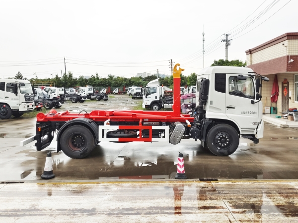 HDW5182ZXXD6车厢可卸式垃圾车（东风天锦帕尔菲格）16T