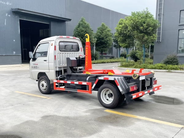 HDW5033ZXXZ6车厢可卸式垃圾车（唐骏欧铃-赛菱F3-II）