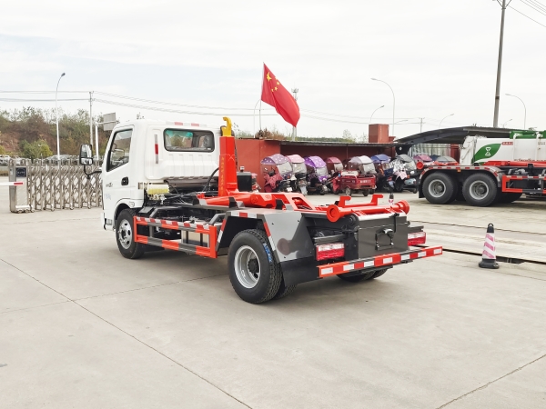HDW5042ZXXFD6车厢可卸式垃圾车（飞碟奥驰X2）