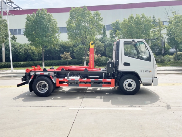 HDW5040ZXXKMC6车厢可卸式垃圾车（凯马K8）