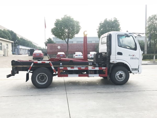 HDW5081ZXXFD6车厢可卸式垃圾车（飞碟奥驰V3）