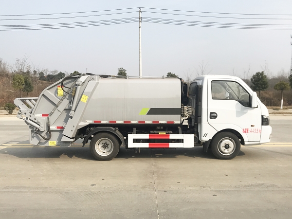 HDW5046ZYSE6压缩式垃圾车（东风途逸）4m³