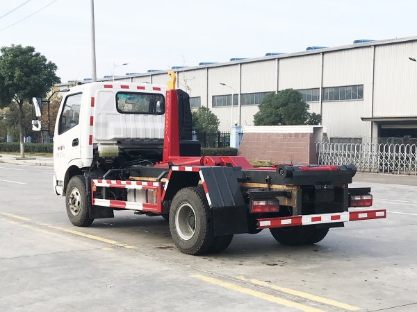 HDW5081ZXXFD6车厢可卸式垃圾车（飞碟奥驰V3）