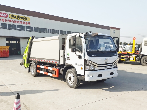 HDW5120ZYSE6型压缩式垃圾车（东风多利卡D7）9m³