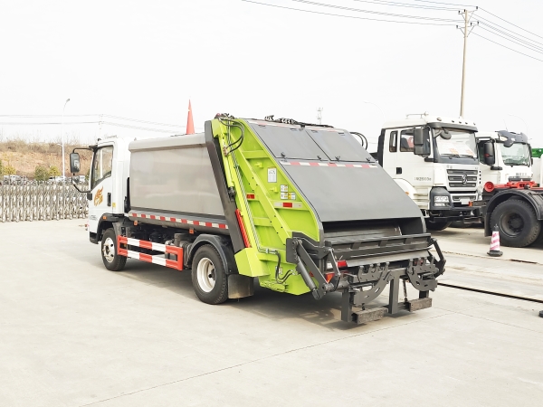 HDW5077ZYSZ6型压缩式垃圾车(重汽豪曼)6m³