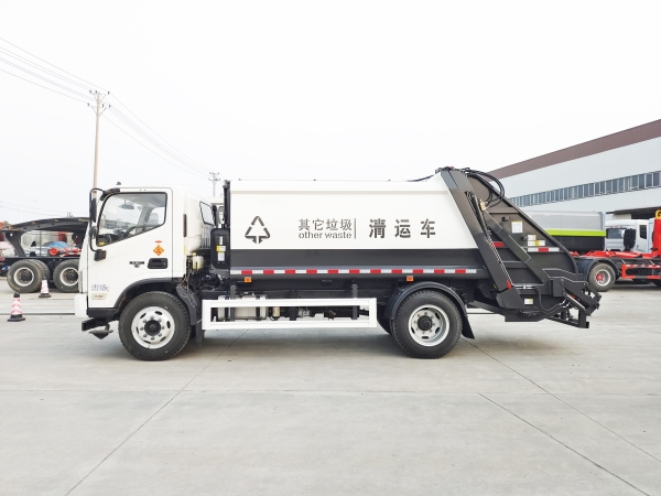 HDW5122ZYSB6型压缩式垃圾车（福田欧马可）9m³