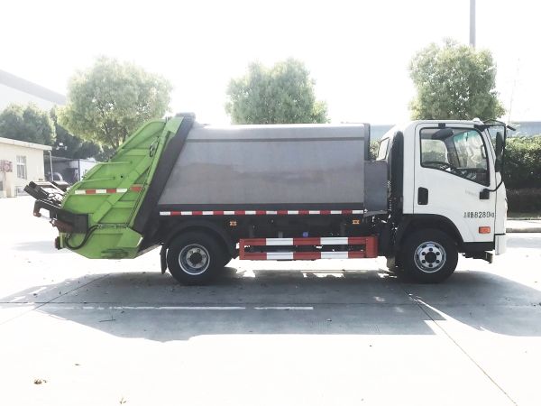 HDW5083ZYSCG6型压缩式垃圾车（大运）6m³