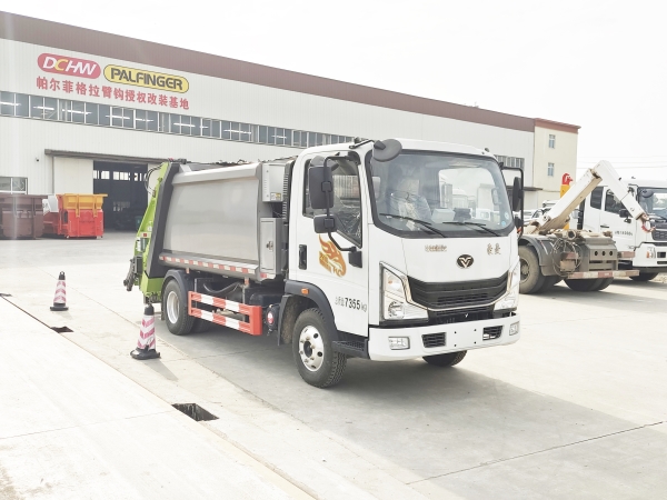 HDW5077ZYSZ6型压缩式垃圾车(重汽豪曼)6m³