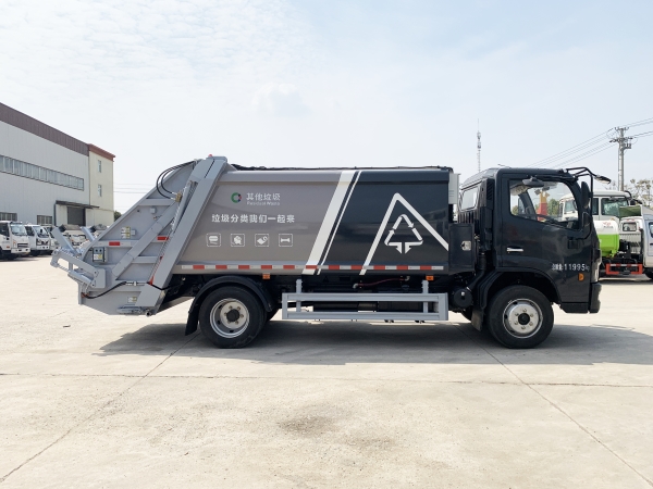 HDW5120ZYSE6型压缩式垃圾车（东风多利卡D7）9m³