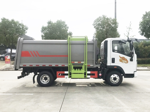 HDW5046ZZZZZ6自装卸（重汽豪曼）6~8m³
